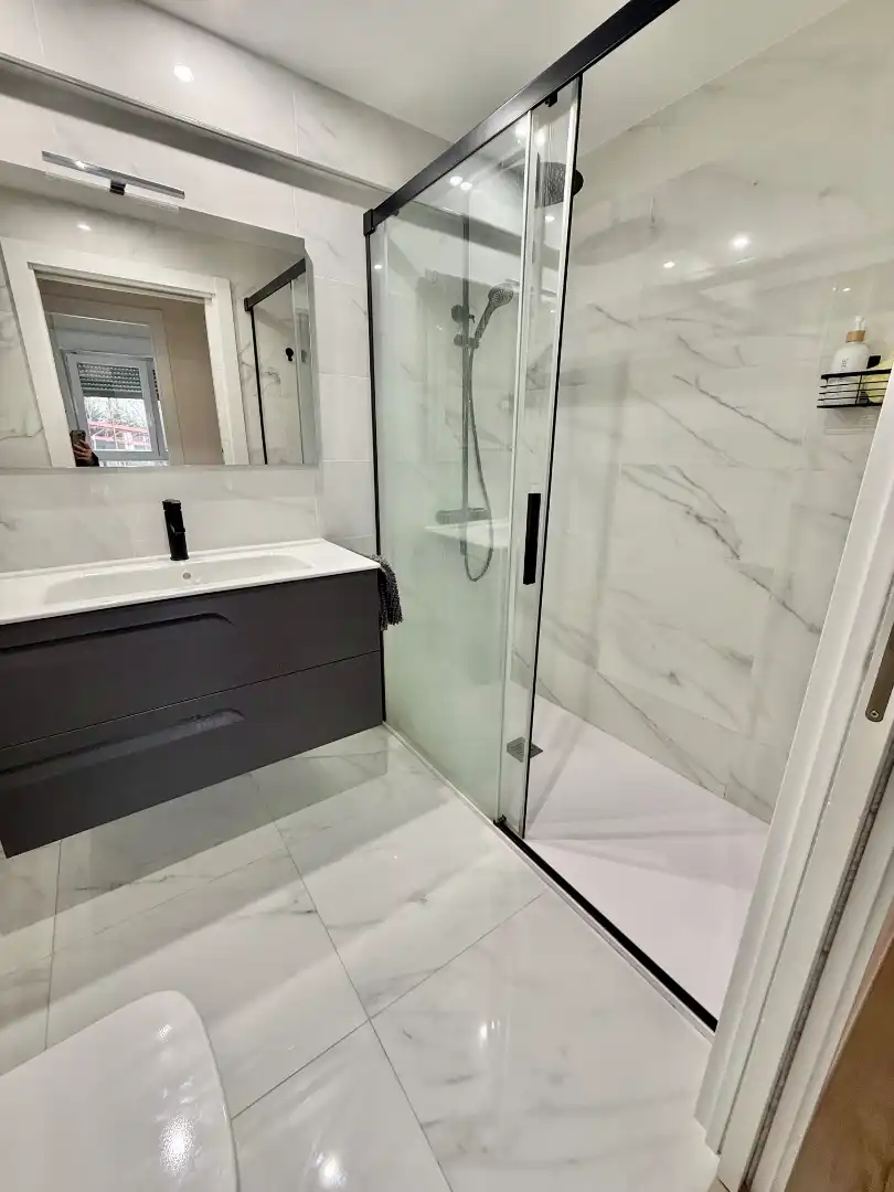 Baño de Piso en venta en Barakaldo  con Balcón