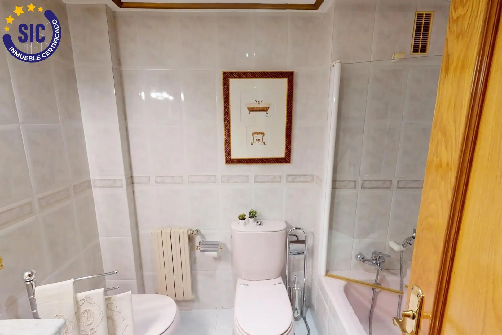 Baño de Piso en venta en Castellón de la Plana / Castelló de la Plana con Calefacción, Trastero y Amueblado
