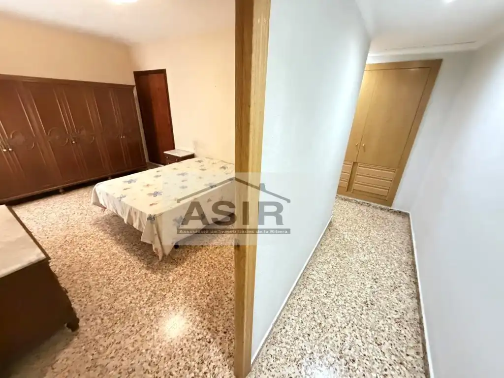 Habitación de Piso en venta en Alzira con Balcón