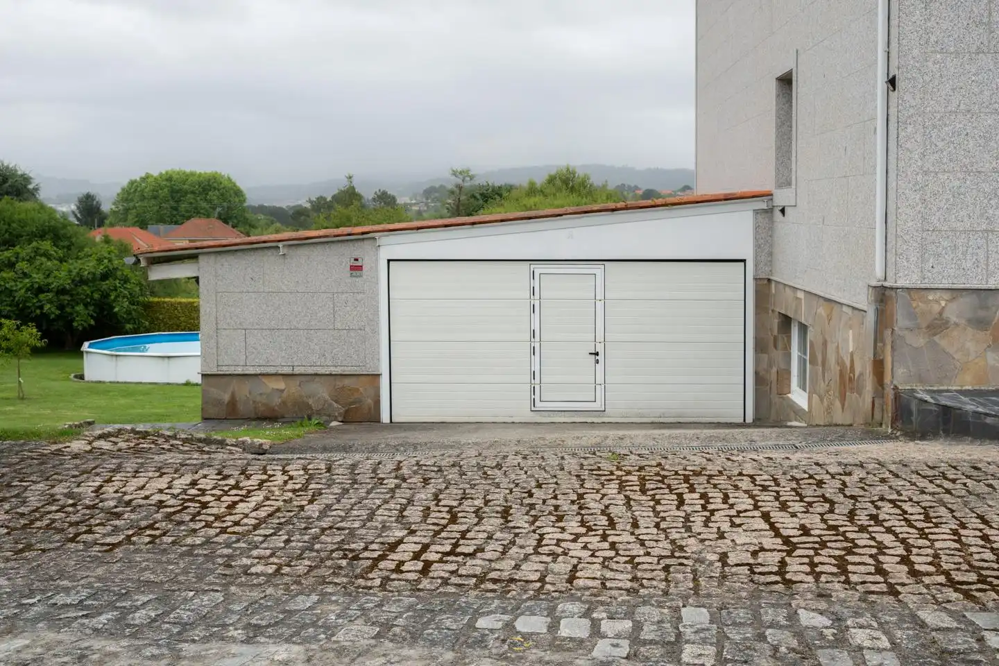 Parking of Houses for sale in Bergondo  with Heating, Private garden and Swimming Pool