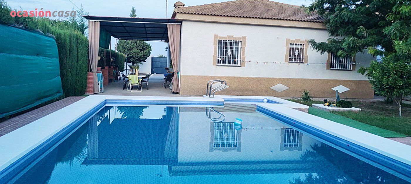 Piscina de Casa o xalet en venda en  Córdoba Capital amb Aire condicionat, Calefacció i Jardí privat