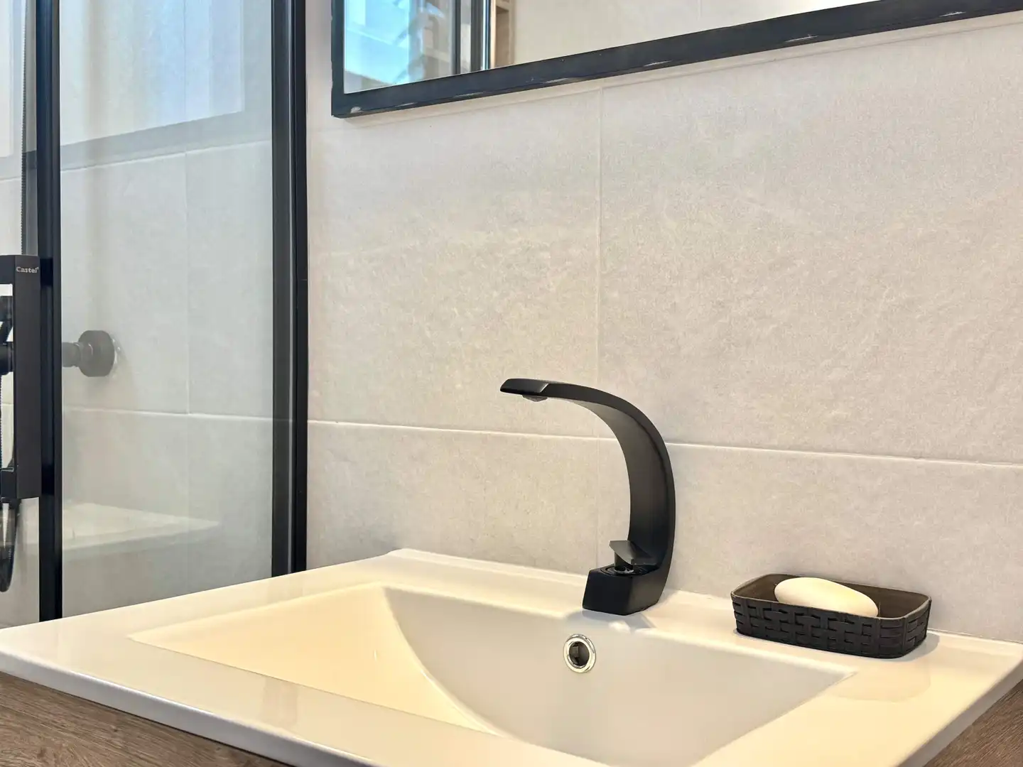 Badezimmer von Wohnung zum Verkauf in Gandia mit Klimaanlage, Abstellraum und Balkon
