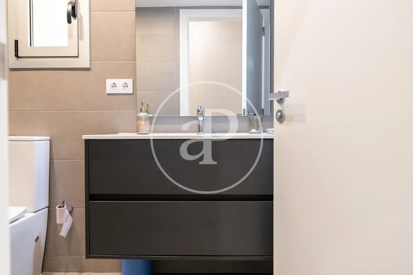 Baño de Piso en venta en Barcelona con Aire acondicionado, Calefacción y Amueblado