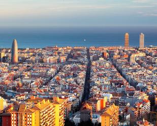 Vista exterior de Edifici en venda en  Barcelona Capital