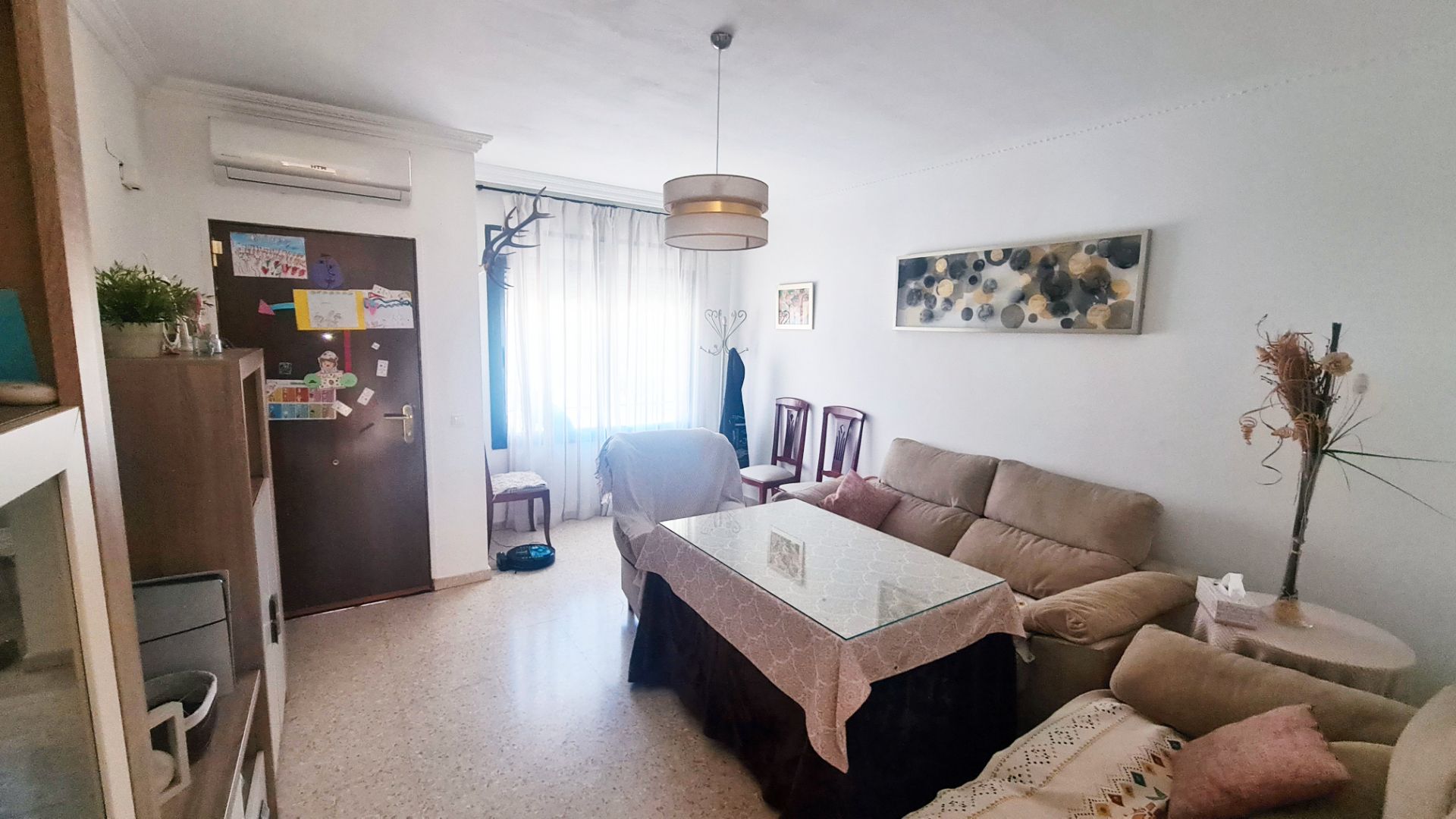 Sala d'estar de Casa adosada en venda en Azuaga