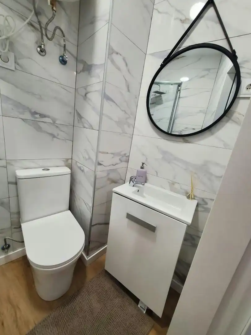 Badezimmer von Wohnung zur Miete in Madrid mit Klimaanlage, Heizung und Waschmaschine