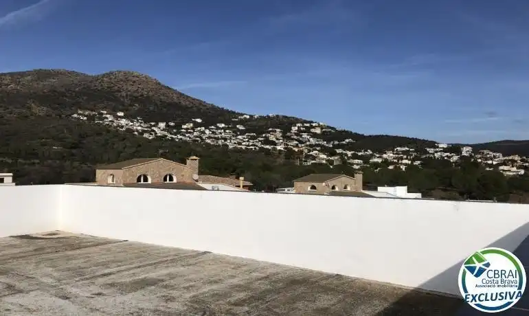 Vista exterior de Casa o xalet en venda en Roses amb Aire condicionat, Calefacció i Jardí privat