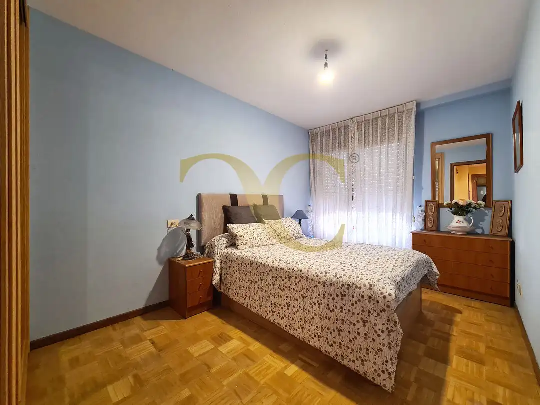 Schlafzimmer von Wohnung zur Miete in Gijón  mit Heizung
