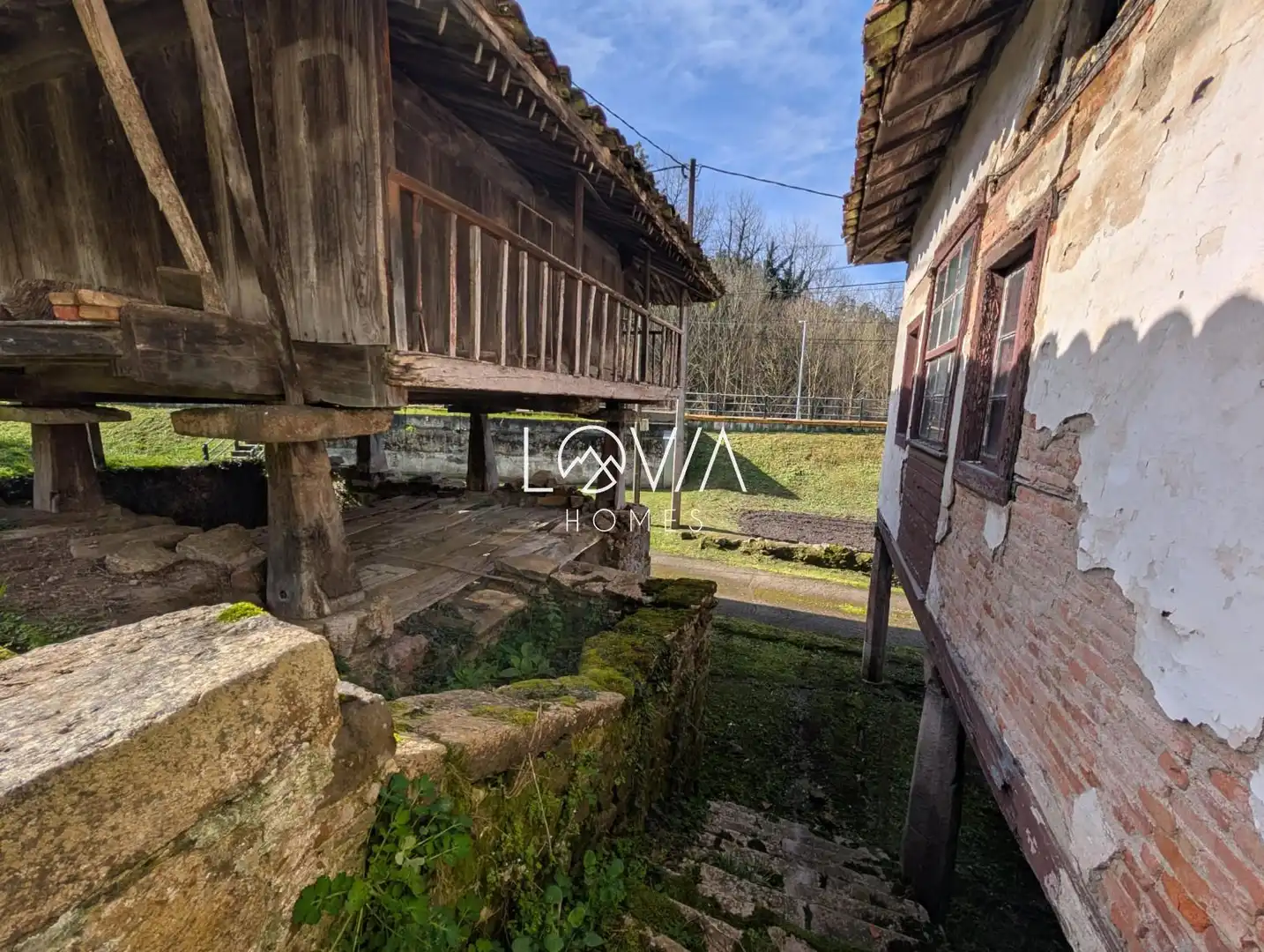 Vista exterior de Casa o xalet en venda en Pravia amb Jardí privat