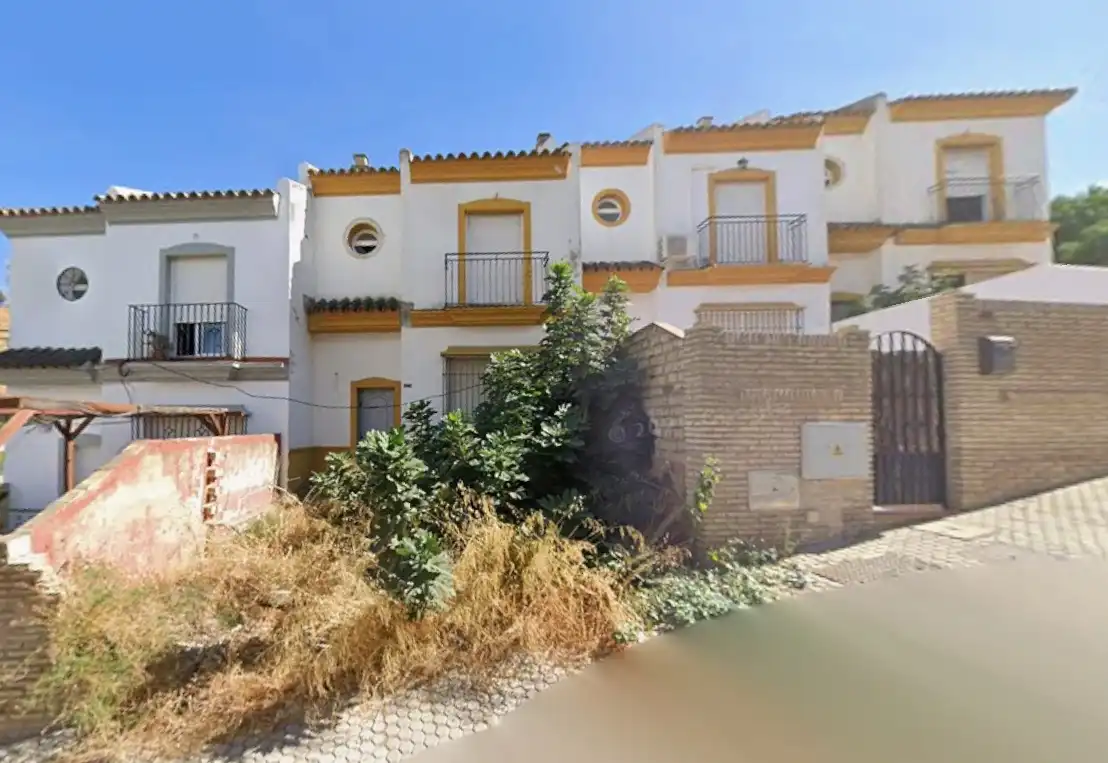 Außenansicht von Einfamilien-Reihenhaus zum Verkauf in Morón de la Frontera