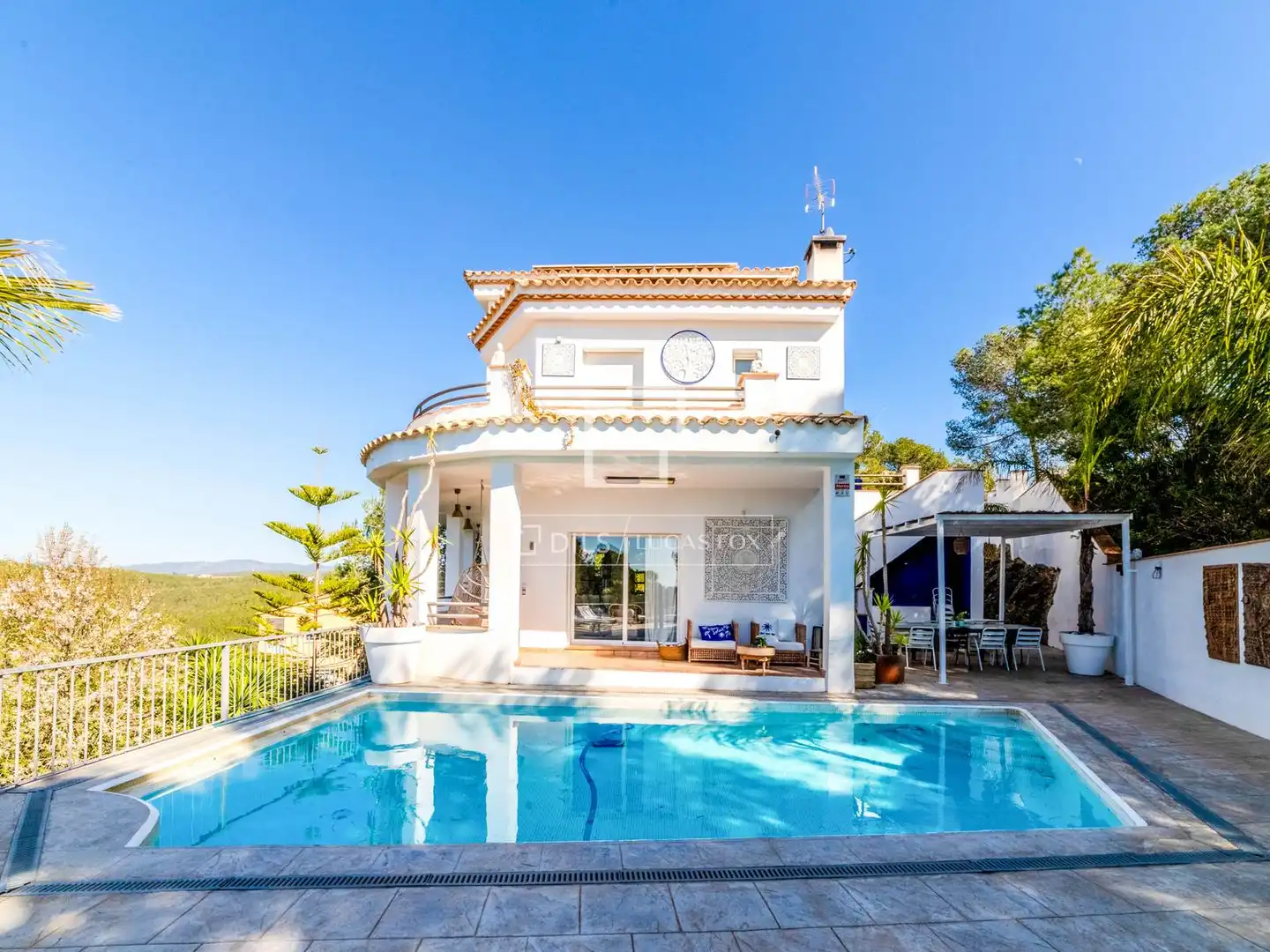 Vista exterior de Casa o xalet en venda en Sant Pere de Ribes amb Aire condicionat, Jardí privat i Terrassa