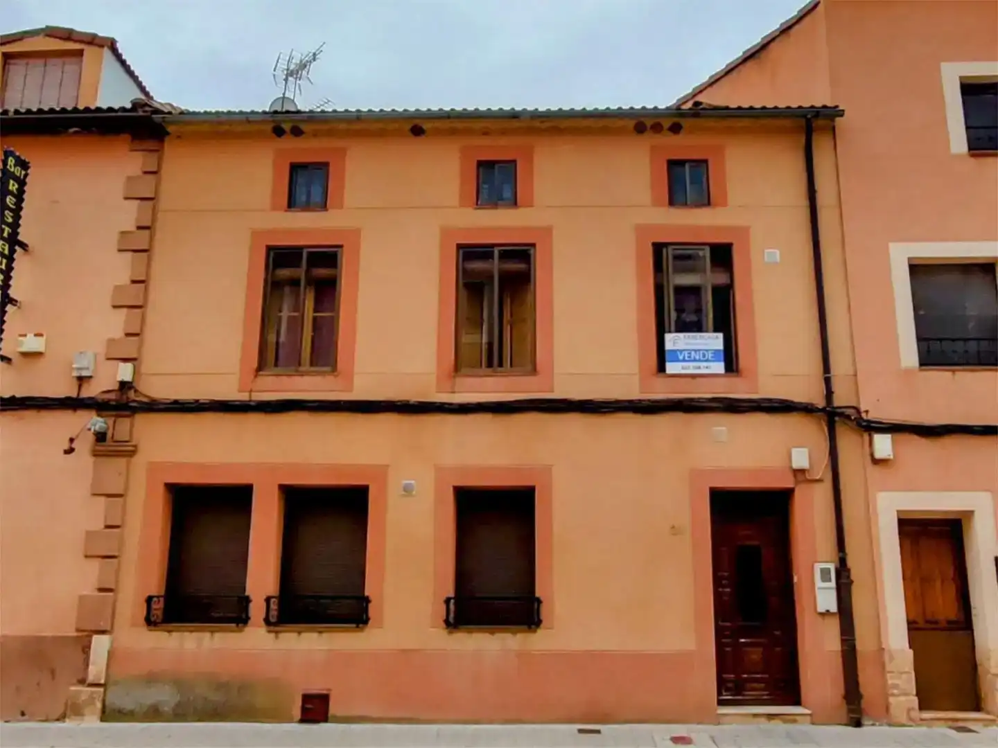 Vista exterior de Piso en venta en Ayllón con Parquet, Trastero y Balcón