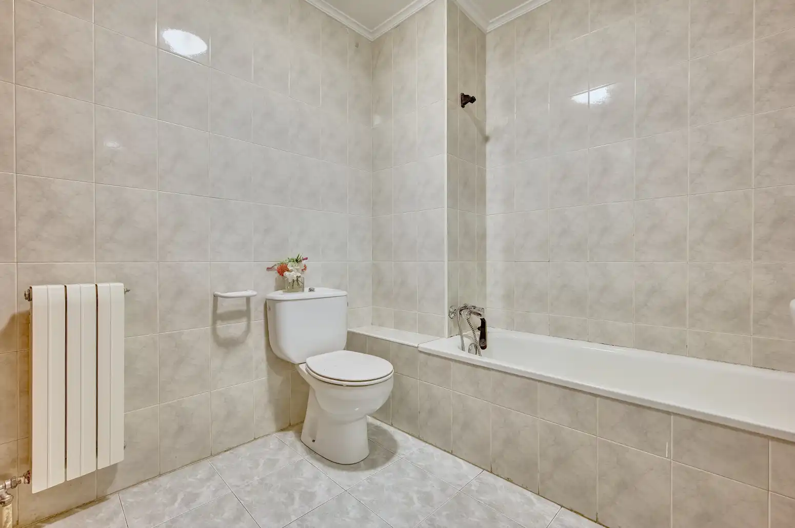 Baño de Ático en venta en  Pamplona / Iruña con Calefacción, Parquet y Balcón