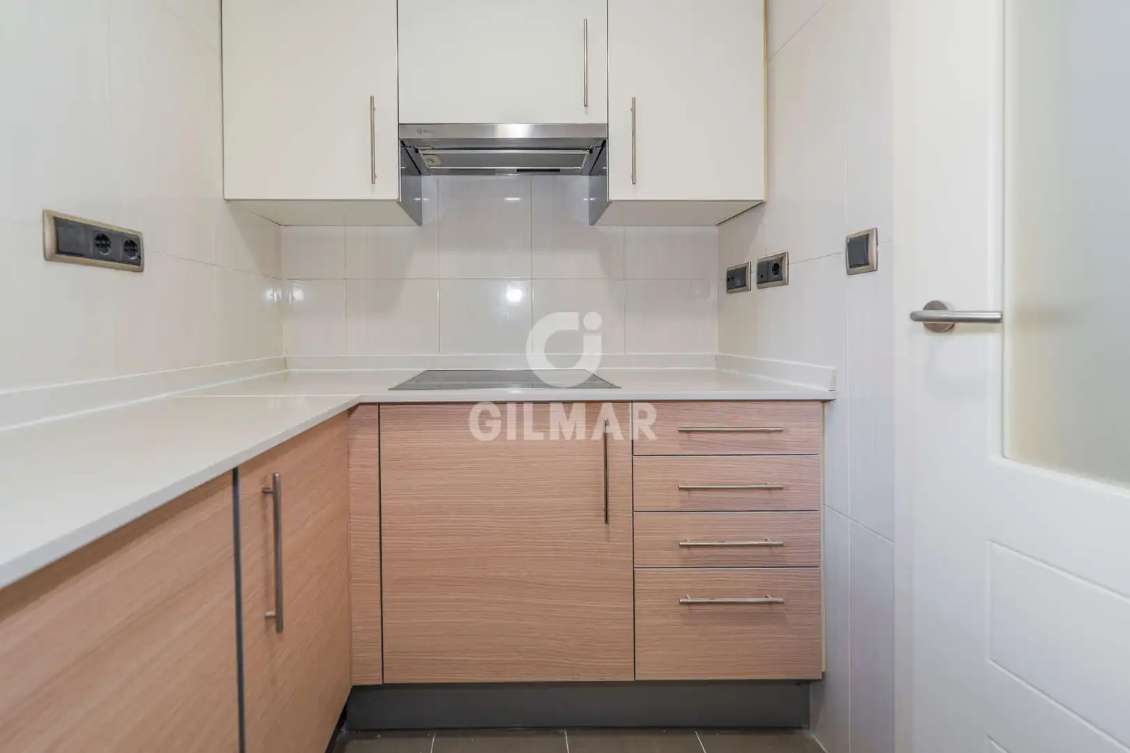 Kitchen of Flat for sale in Madrid  with Heating, Private garden and Storage room