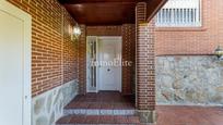 Casa adosada en venda en Sevilla la Nueva amb Aire condicionat, Calefacció i Jardí privat