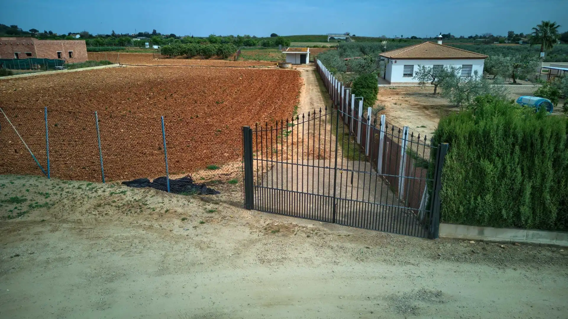 Land for sale in Sanlúcar la Mayor