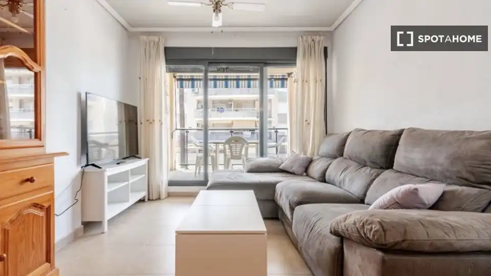 Piso con terraza en alquiler en Canet d'En Berenguer