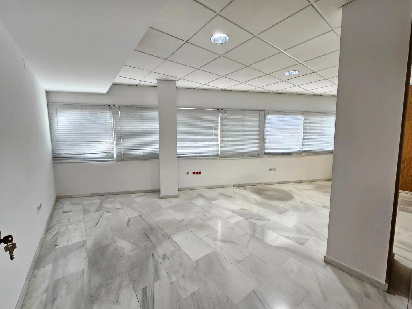Office for sale in Santa Rosa - Valdeolleros