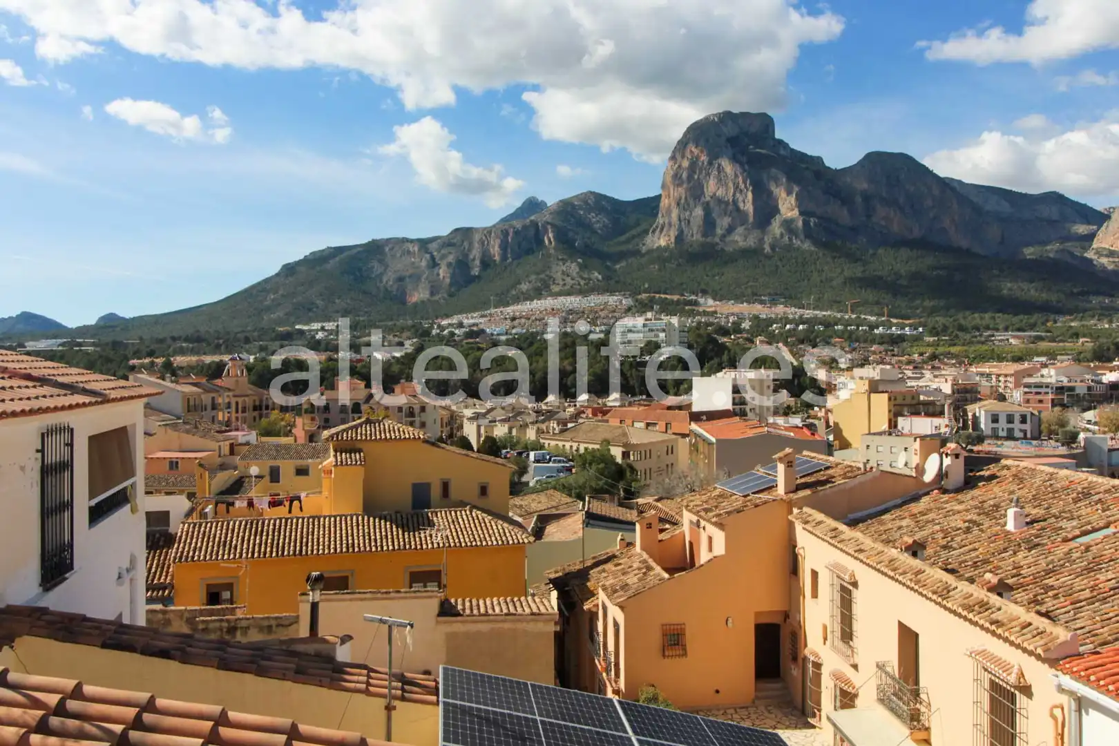 Vista exterior de Finca rústica en venda en Polop amb Aire condicionat, Calefacció i Terrassa
