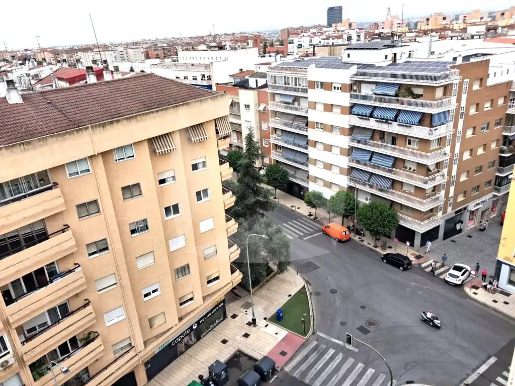 Pis de lloguer a Calle Manuel Saavedra Palmeiro, Santa Marina