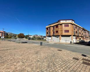 Vista exterior de Pis en venda en Ponferrada amb Calefacció, Traster i Balcó