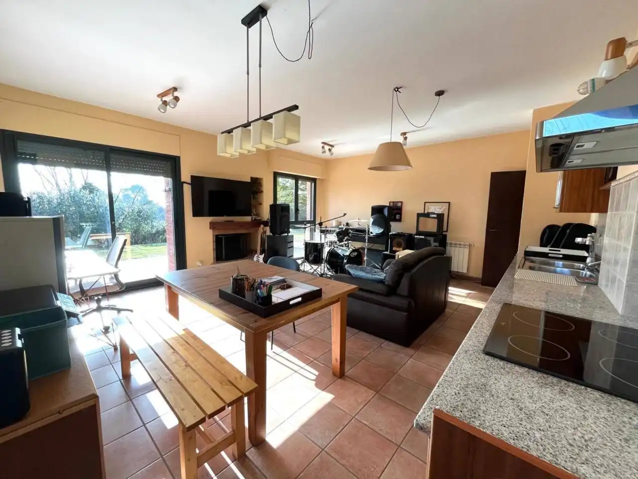 Sala de estar de Casa o chalet en venta en Girona con Calefacción, Jardín privado y Terraza