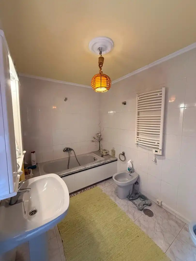 Baño de Casa adosada en venta en Fene con Calefacción, Parquet y Amueblado