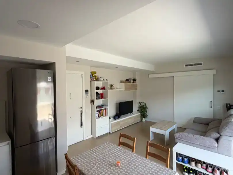 Sala d'estar de Pis en venda en Molins de Rei amb Aire condicionat, Terrassa i Piscina