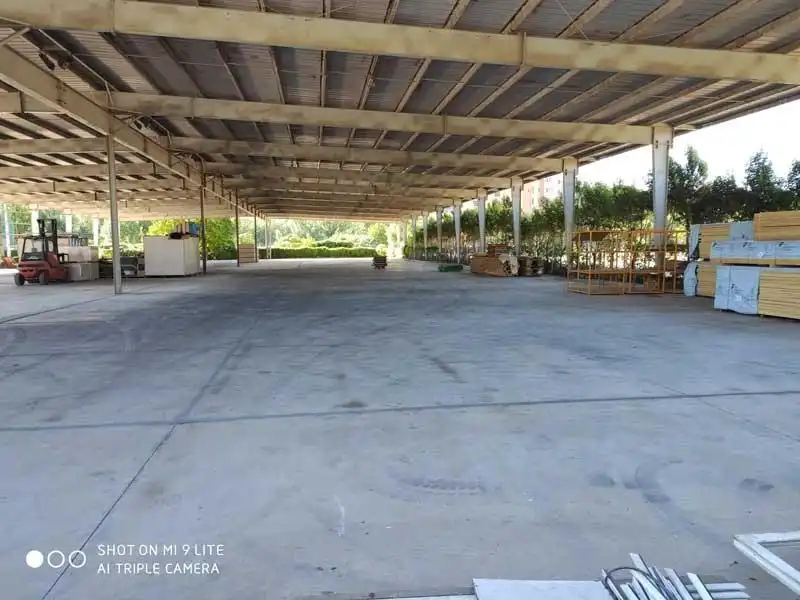 Parkplatz von Fabrikhallen zur Miete in Calatayud