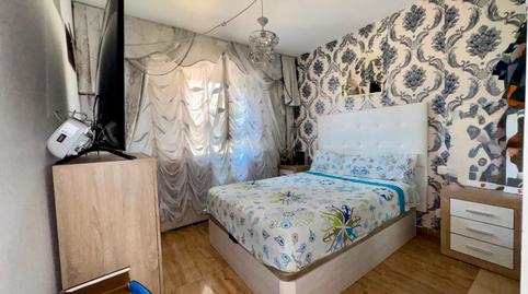 Foto 5 de Piso en venta en Calle de Alzola, Orcasitas, Madrid