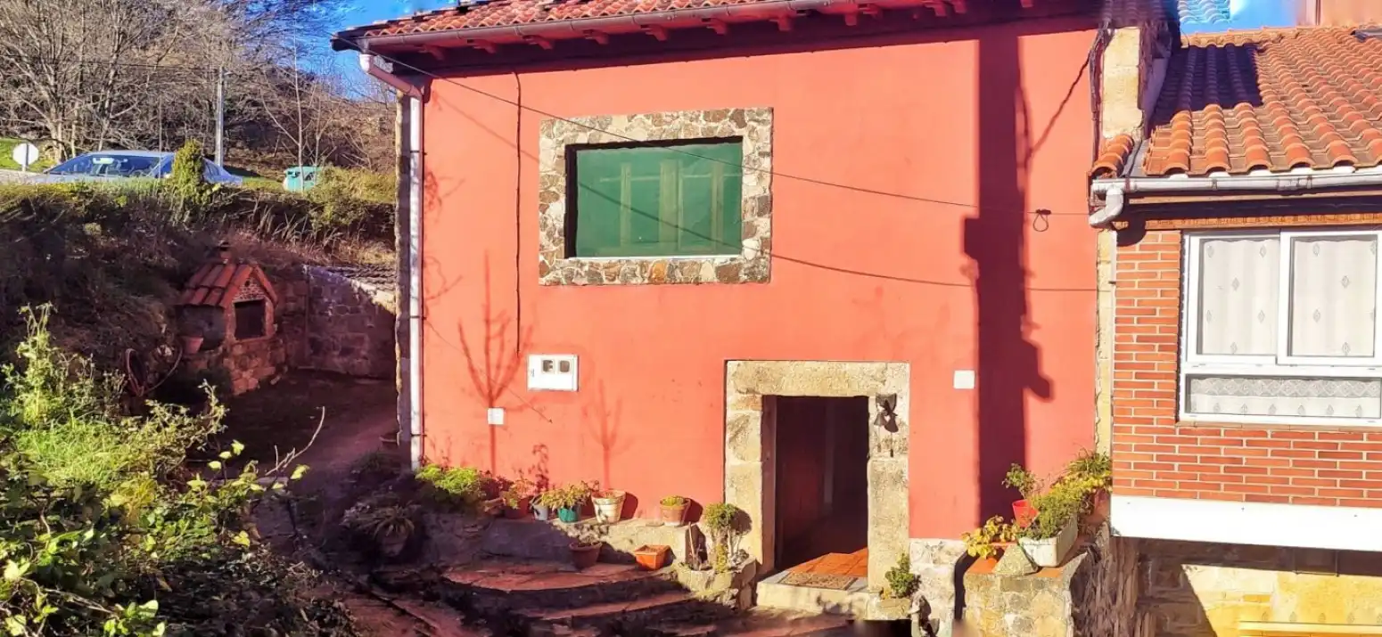 Detached homes for sale in San Miguel de Luena - Barrio BOLLACIN, Luena