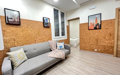 Living room of Flat to rent in  Madrid Capital  with Air Conditioner and Furnished