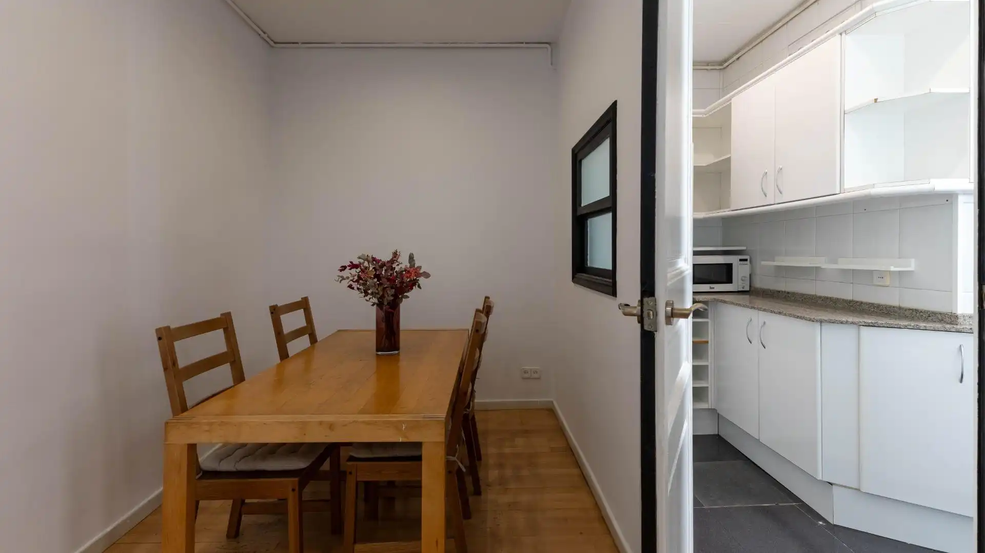 Küche von Wohnung zum Verkauf in Barcelona mit Klimaanlage, Heizung und Parkett