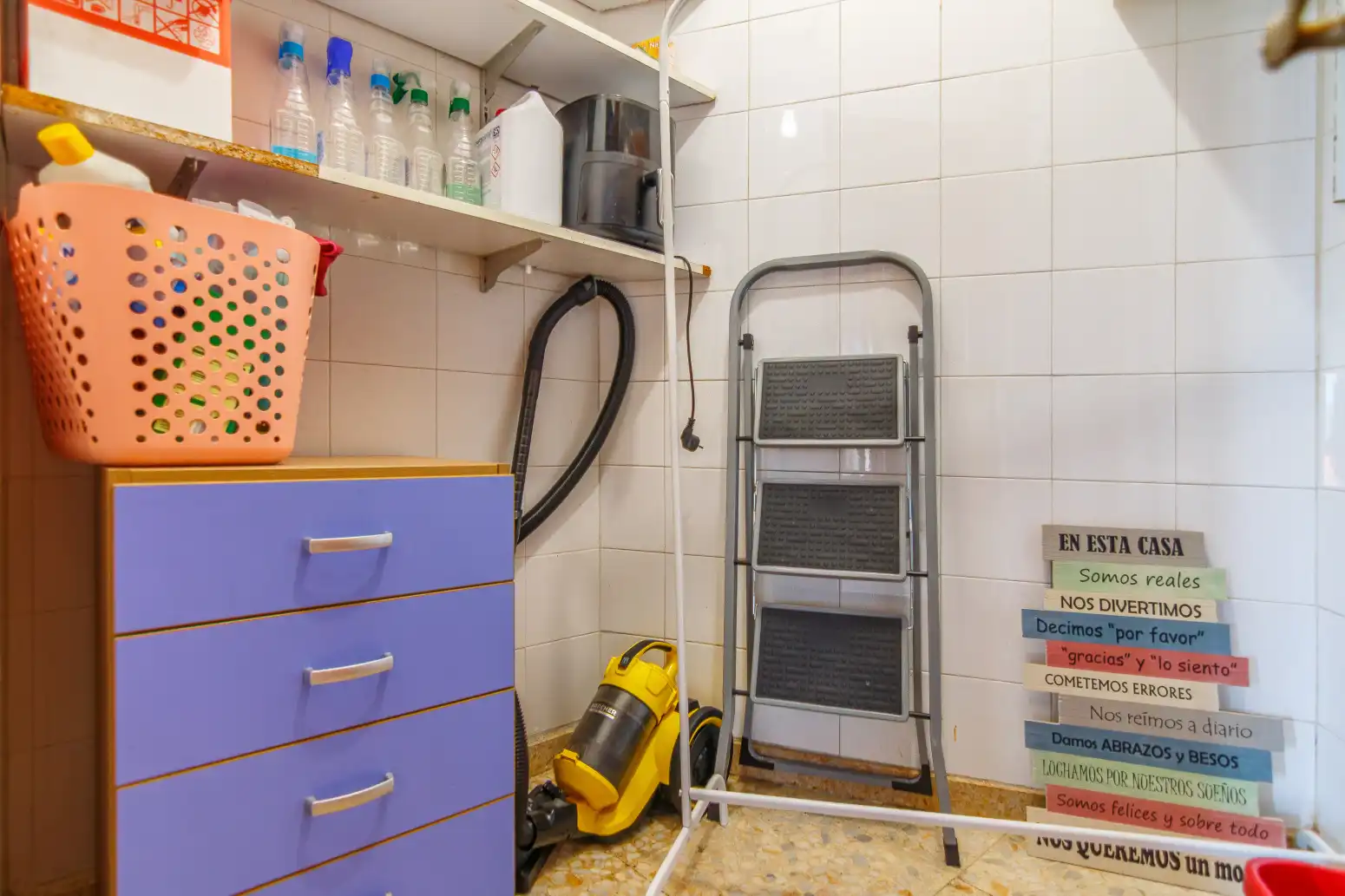 Cuina de Pis en venda en Oviedo  amb Calefacció, Terrassa i Traster