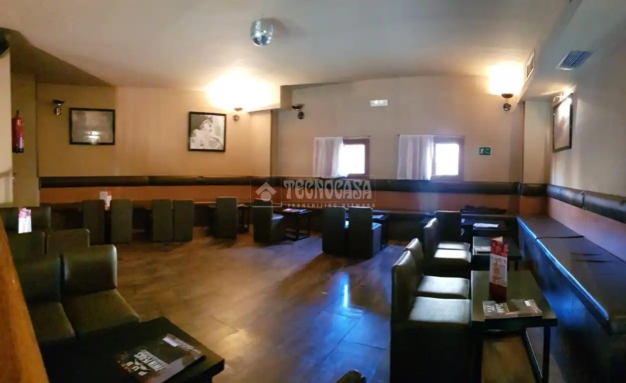 Commercial properties for sale in Fuenlabrada  with Air Conditioner and Alarm
