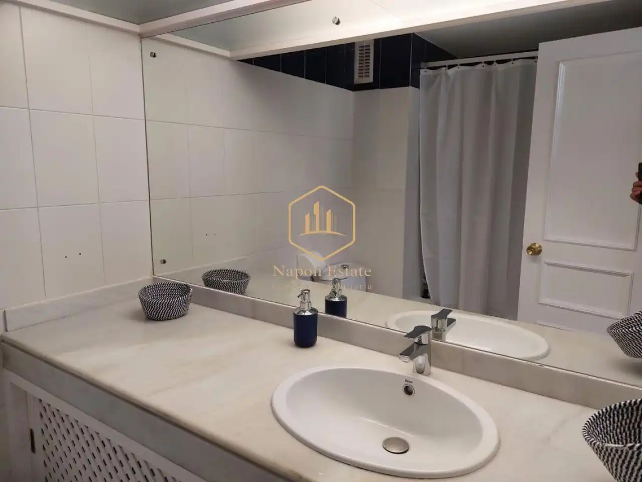 Bathroom of Flat for rent in Puerto Marina