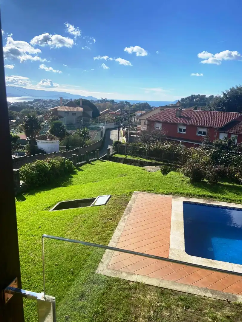 Jardí de Casa o xalet de lloguer en Cangas  amb Calefacció, Jardí privat i Terrassa