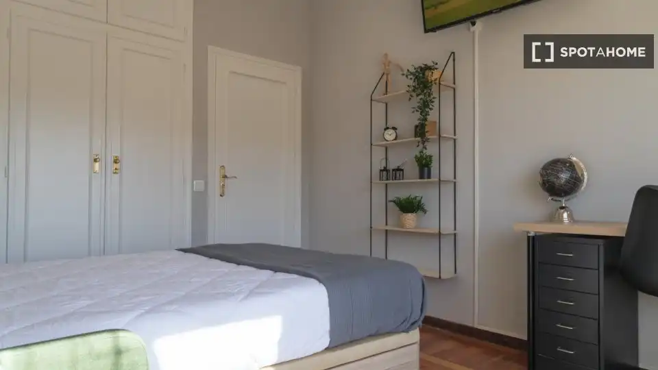 Bedroom of Flat for rent in Madrid  with Air Conditioner, Heating and Furnished