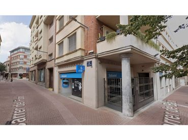 Local comercial de lloguer a Calle Baix 20
