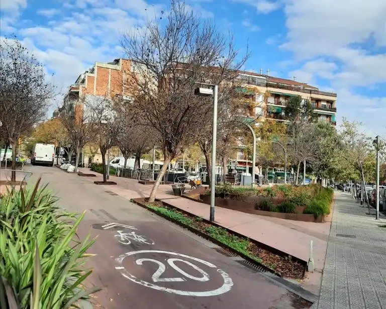Vista exterior de Piso en venta en Barcelona