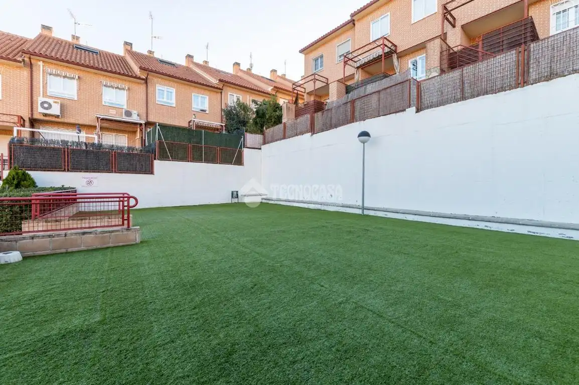 Terraza de Casa adosada de alquiler en Algete con Aire acondicionado, Calefacción y Jardín privado