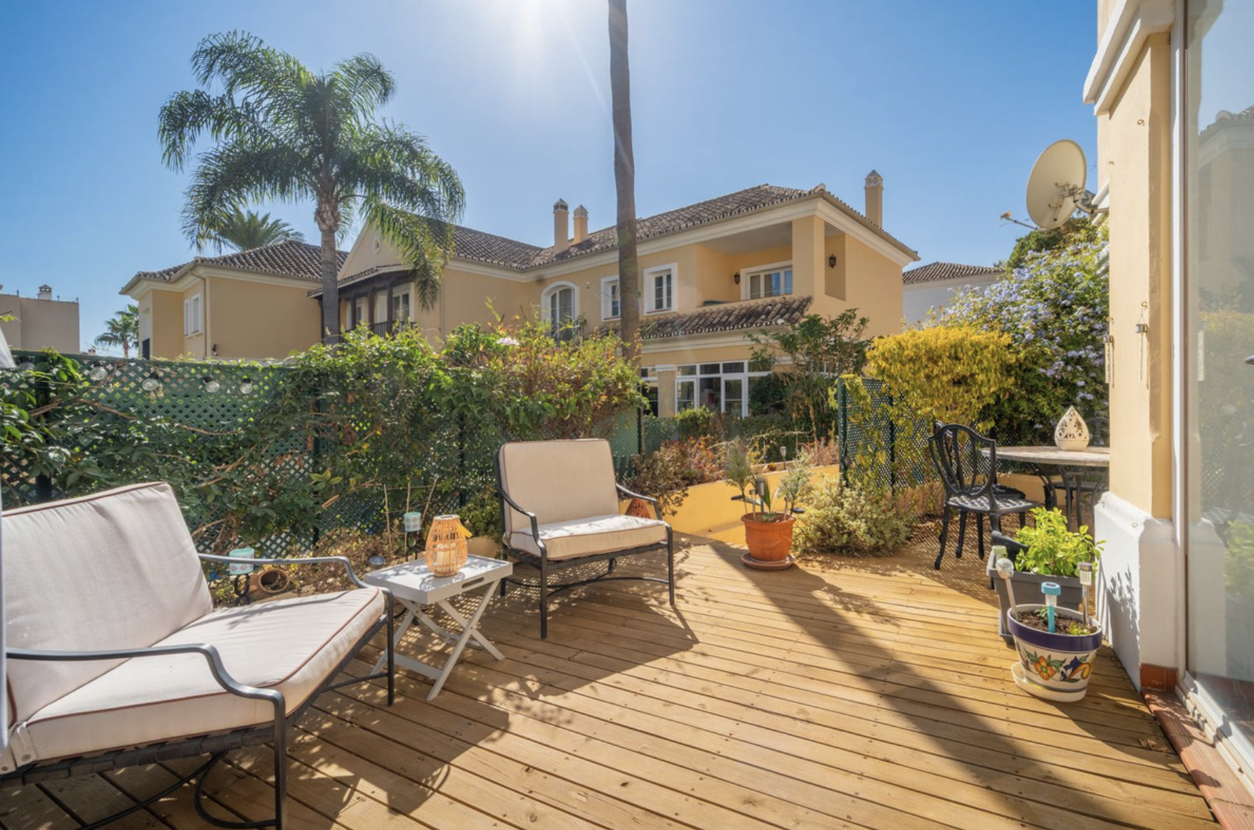 Jardí de Casa adosada en venda en Marbella amb Aire condicionat, Terrassa i Piscina
