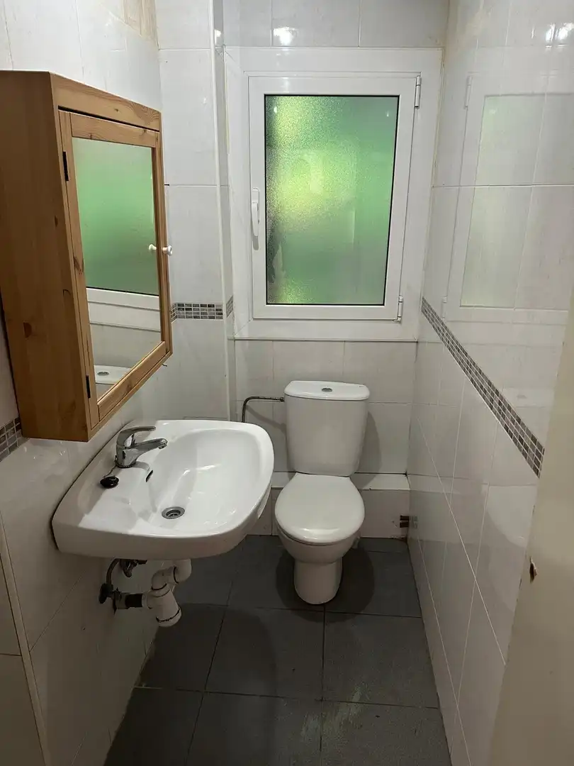 Bathroom of Flat for sale in Girona