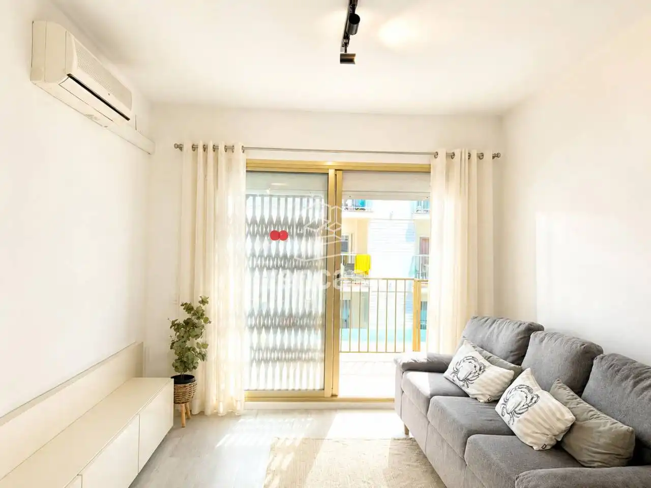 Living room of Flat for sale in Cambrils  with Air Conditioner, Heating and Furnished