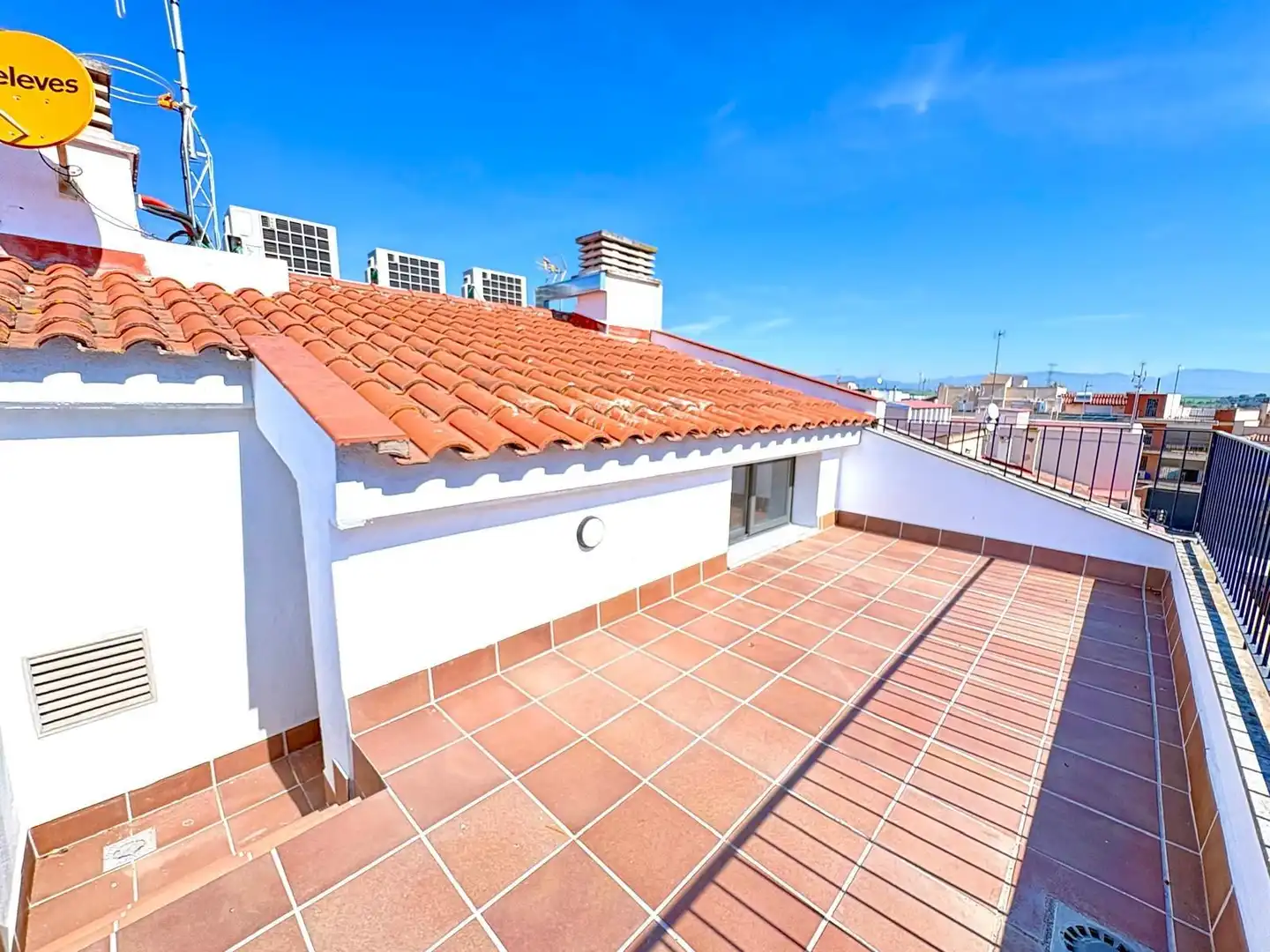 Terraza de Ático en venta en Santa Perpètua de Mogoda con Aire acondicionado, Calefacción y Parquet