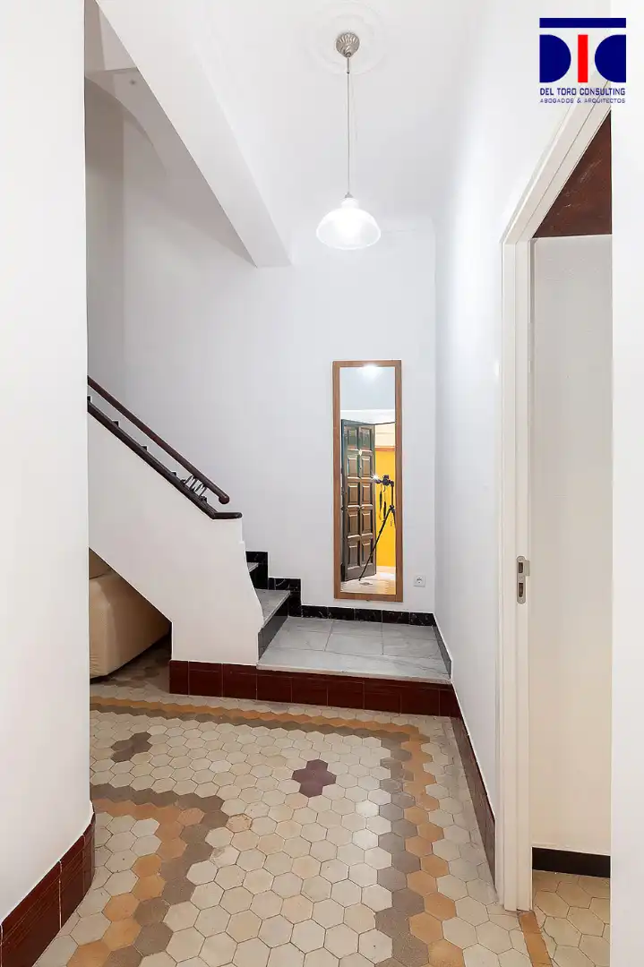 Detached homes for sale in Sevilla  with Air Conditioner, Heating and Furnished