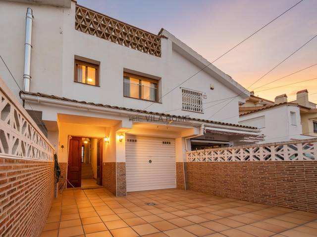 Casa adosada en Venta en Can Nicolau - Les Sorres - Valparaiso