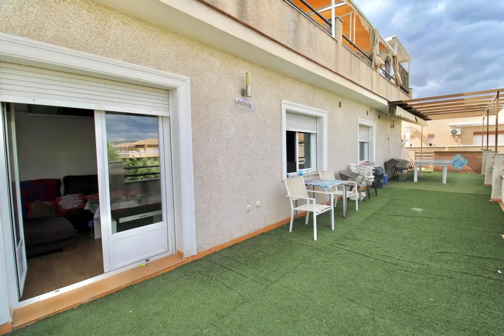 Vista exterior de Ático en venta en Churriana de la Vega con Aire acondicionado, Calefacción y Terraza