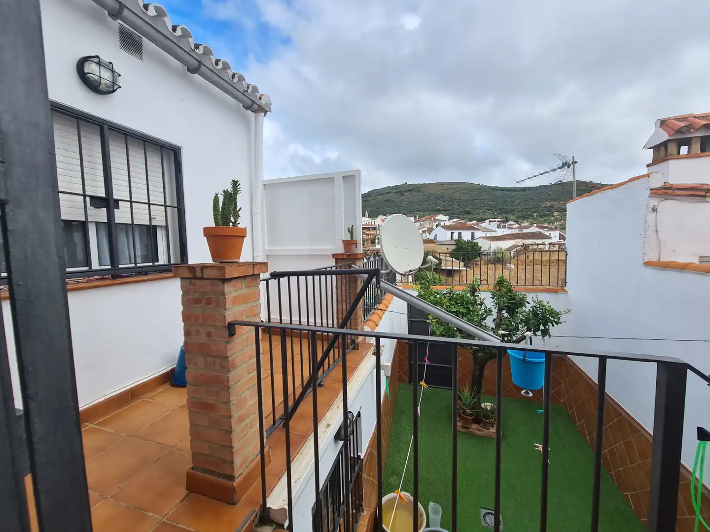 Vista exterior de Casa adosada en venta en Higuera de la Sierra con Aire acondicionado, Terraza y Trastero