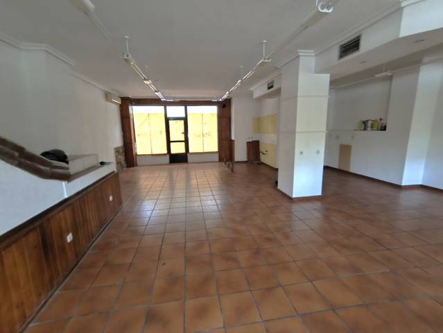 Local comercial en Venta en Calle de Maqueda en Aluche